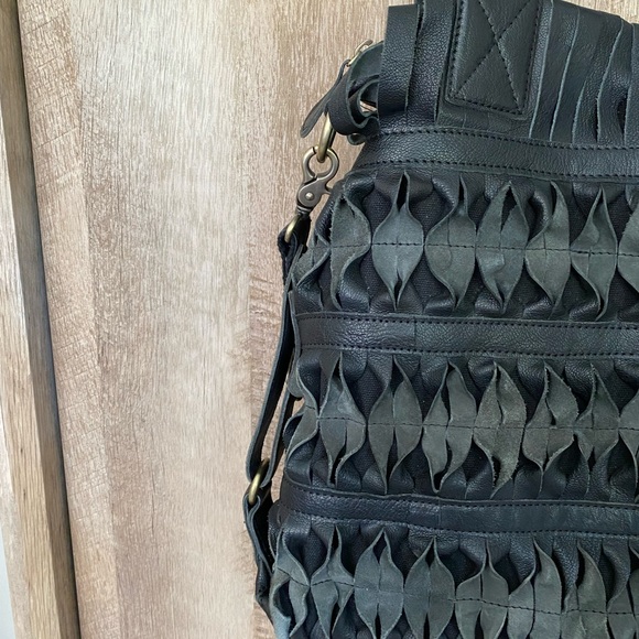 Amerileather Black Leather Tote - Picture 15 of 15